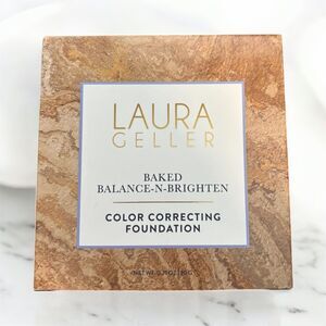 Laura Geller Deluxe Sized Baked Balance-N-Brighten Foundation - Medium